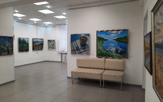 Выставка Игоря Грустнёва начала свою работу