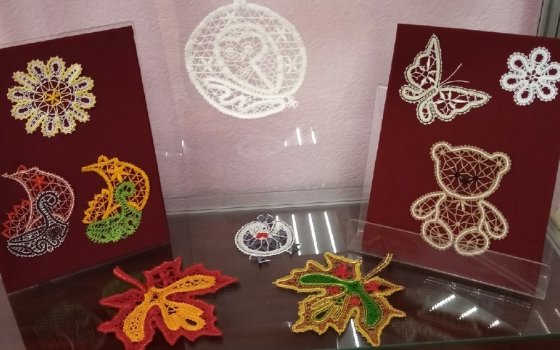 В Североморской центральной городской библиотеке начала свою работу выставка «Кружевной сувенир» 